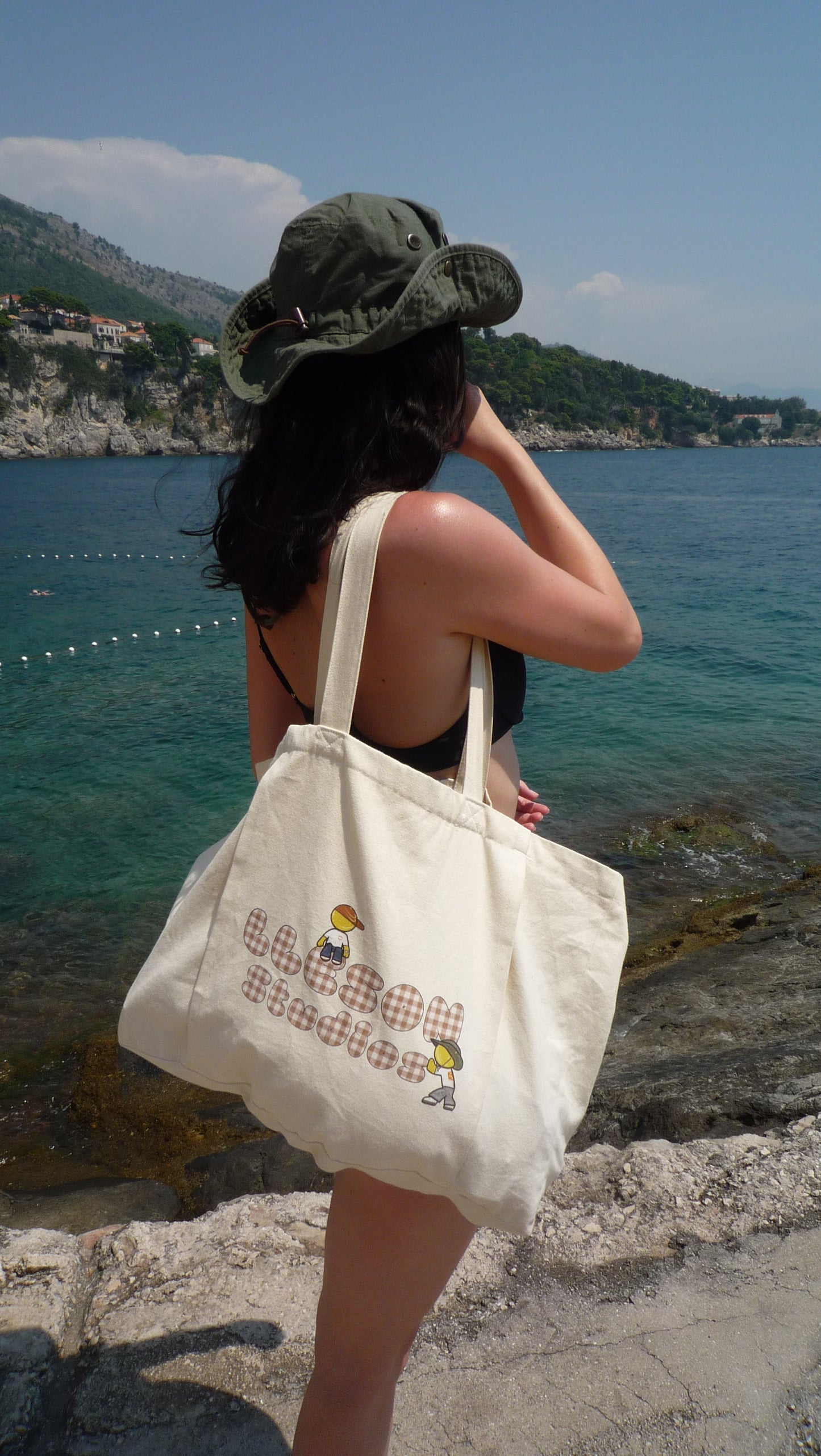‘LLeson Beach’ Tote Bag